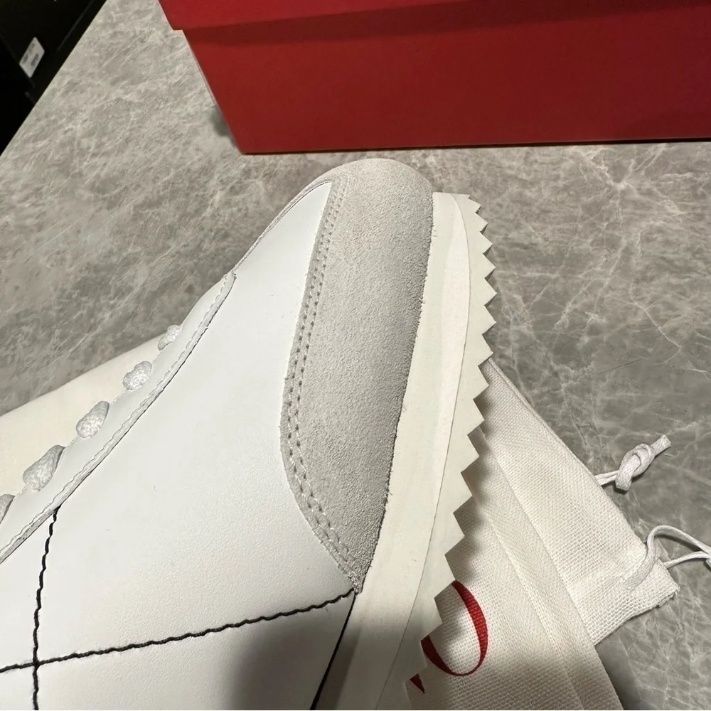 New Size 44.5 Valentino Garavani Retrorunner Sneakers White Black
